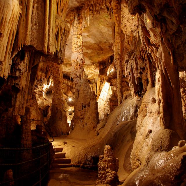 Grottes De Presque 01.jpg