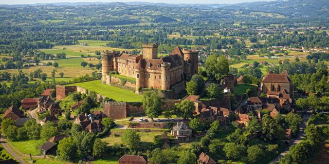 Chateau De Castelnau A Prudhomat.jpg