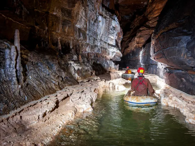 Expédition de B. Gauche et C. Chaput - Le retour (2014)
