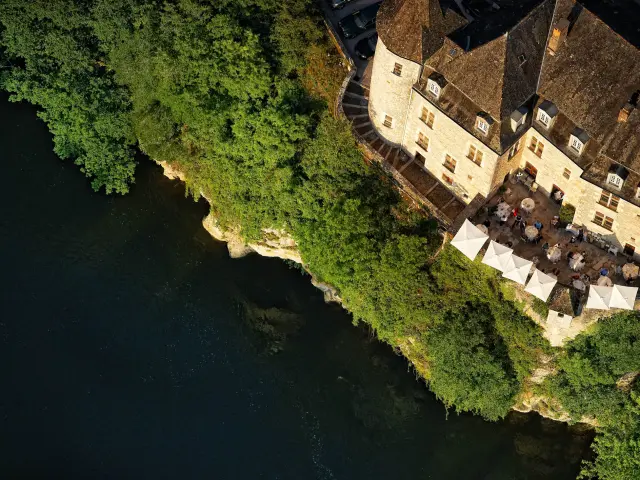 Chateau De La Treyne A Lacave En Vallee De La Dordogne.jpg