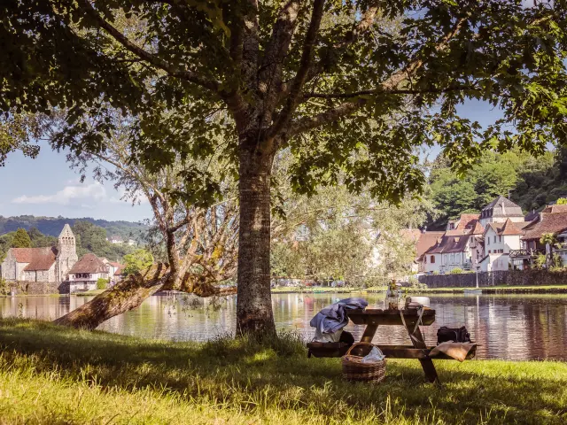 Apero Resquilhete Au Bord De Leau 1