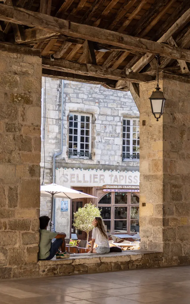 Halle en pierre de Martel, lieu de marché du village